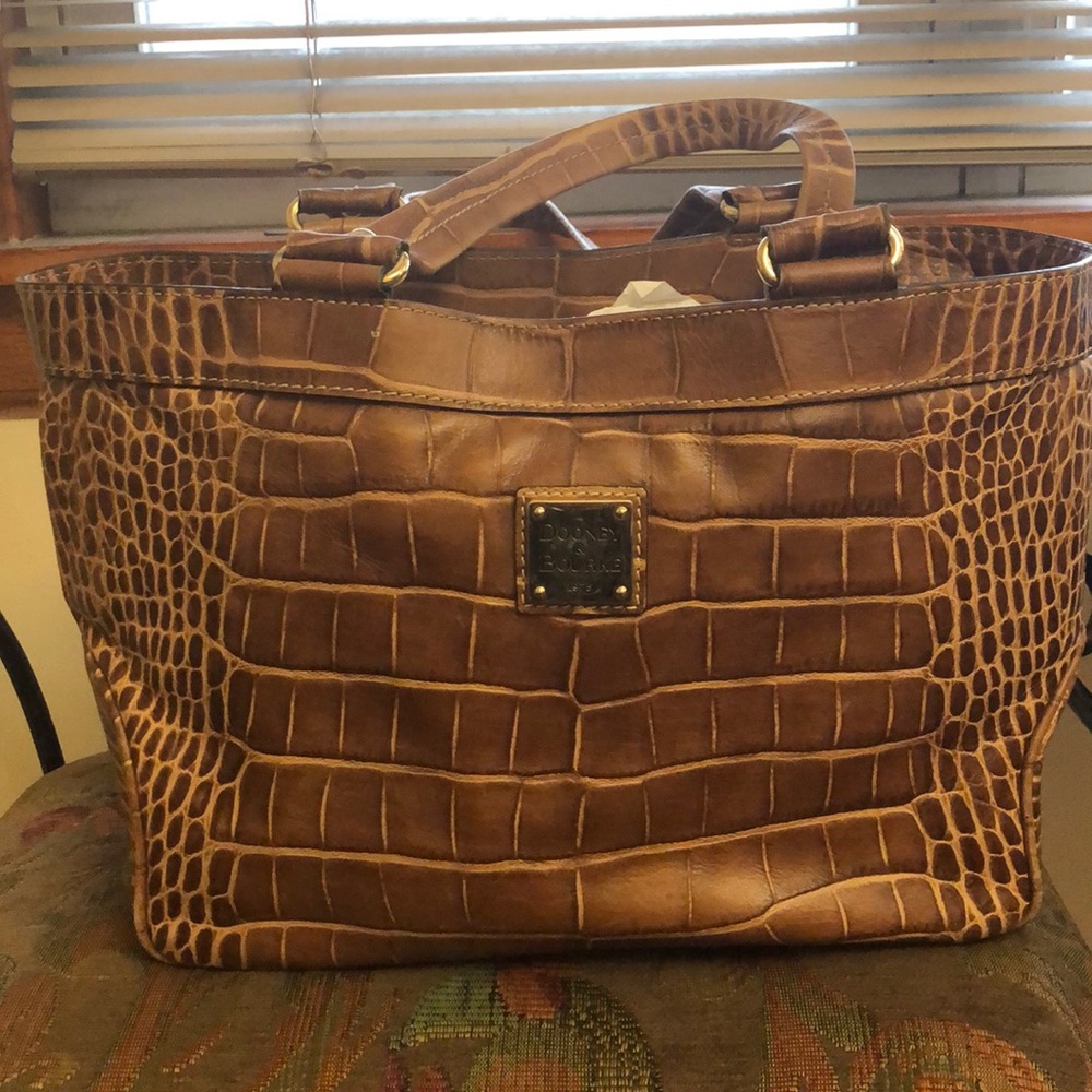 Authentic Dooney and Bourke Tote